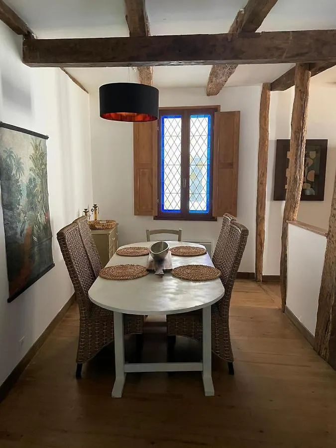 Appartement dans maison du XVI siècle  Cajarc 0*,